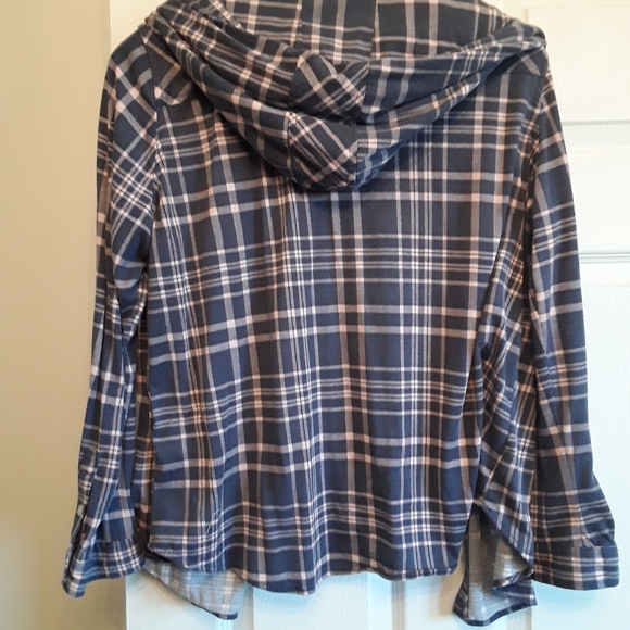 Button down sweater - Picture 2 of 2